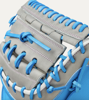 Wilson A2000 FALL 2025 CM23 34'' Catchers glove RHT