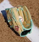 Wilson A2000 FALL 2025 B12 12'' RHT